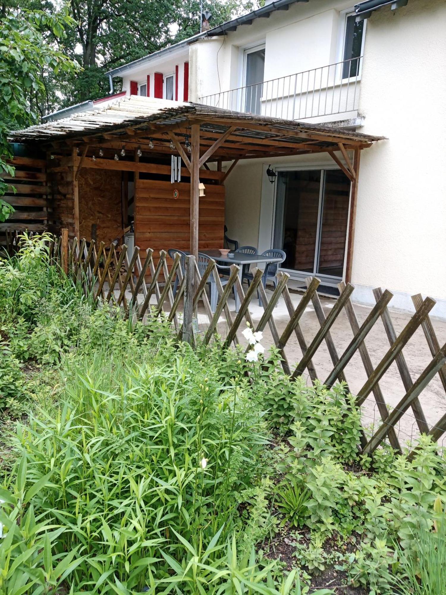 Maison Pres Des Bois Жуе-ле-Тур Екстериор снимка
